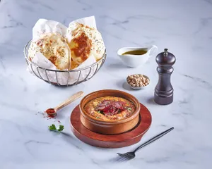 Hummus with pastrami