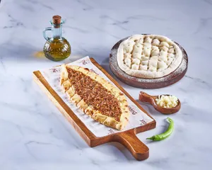 Pita with minced meat